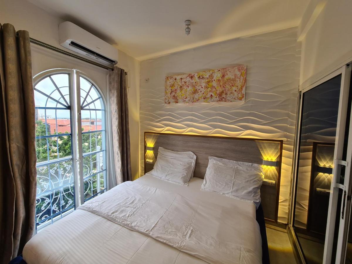 Dolce Vita Palacio Douala Buitenkant foto